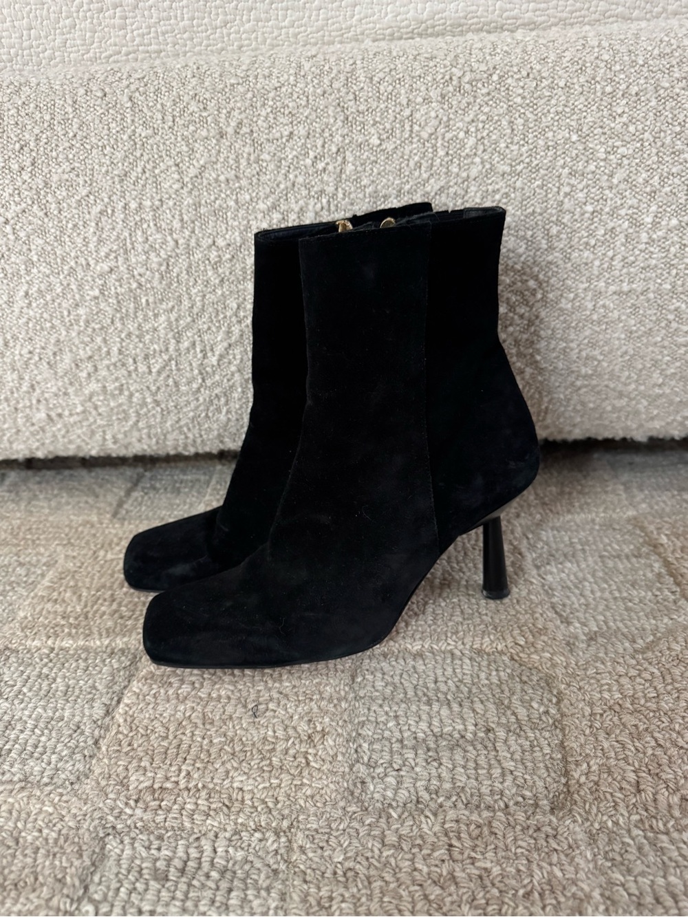 Alohas Black Suede Ankle Boots – EU 39 – Kitten Heel